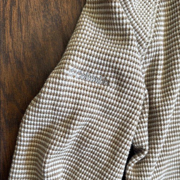 Columbia Womens Tan/White Waffle Knit Long Sleeve Shirt, size Small (D2) - Picture 7 of 8